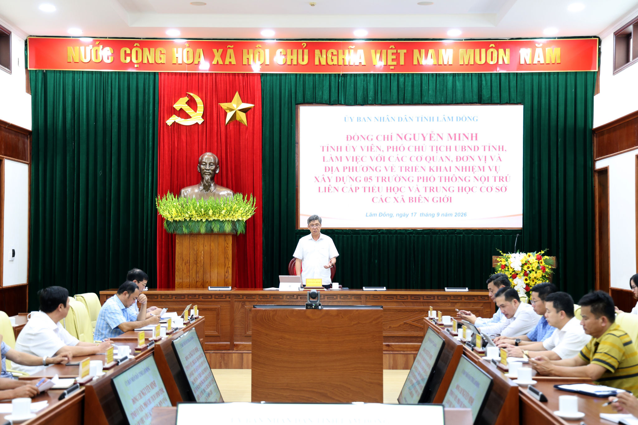 Hop thi cong truong noi tru 6