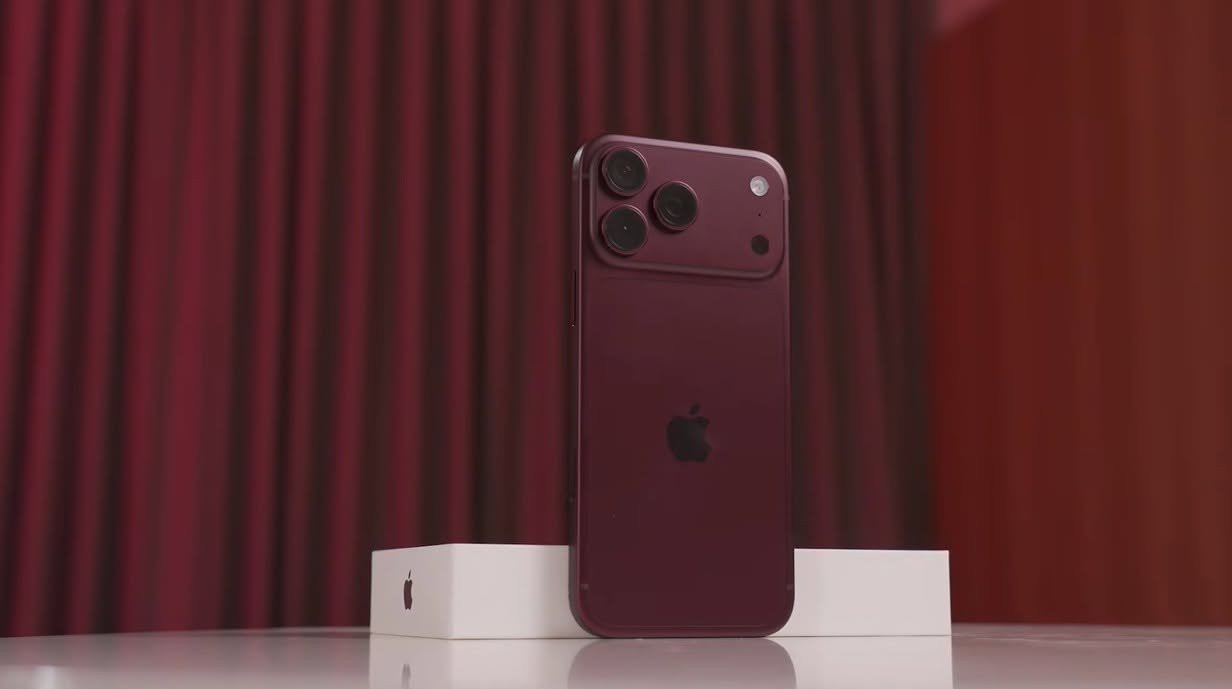 iPhone 18 Pro Max màu đỏ Burgundy đầu tiên tại Việt Nam