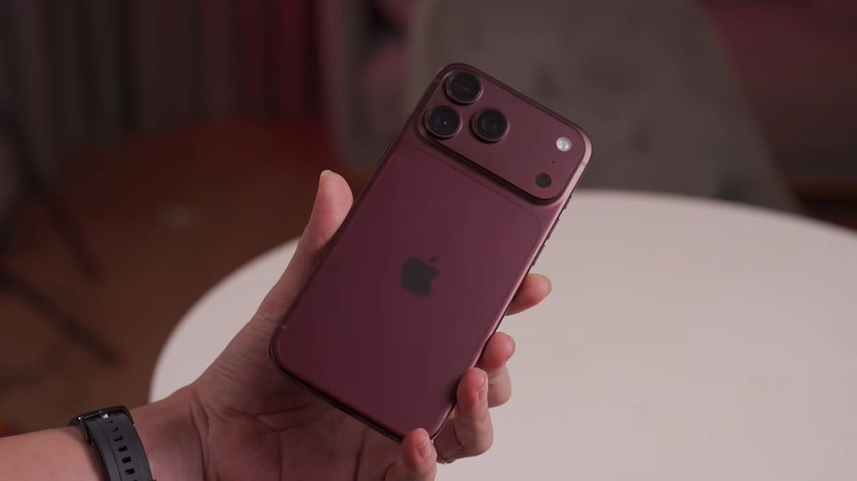 Mặt lưng liền mạch của iPhone 18 Pro Max