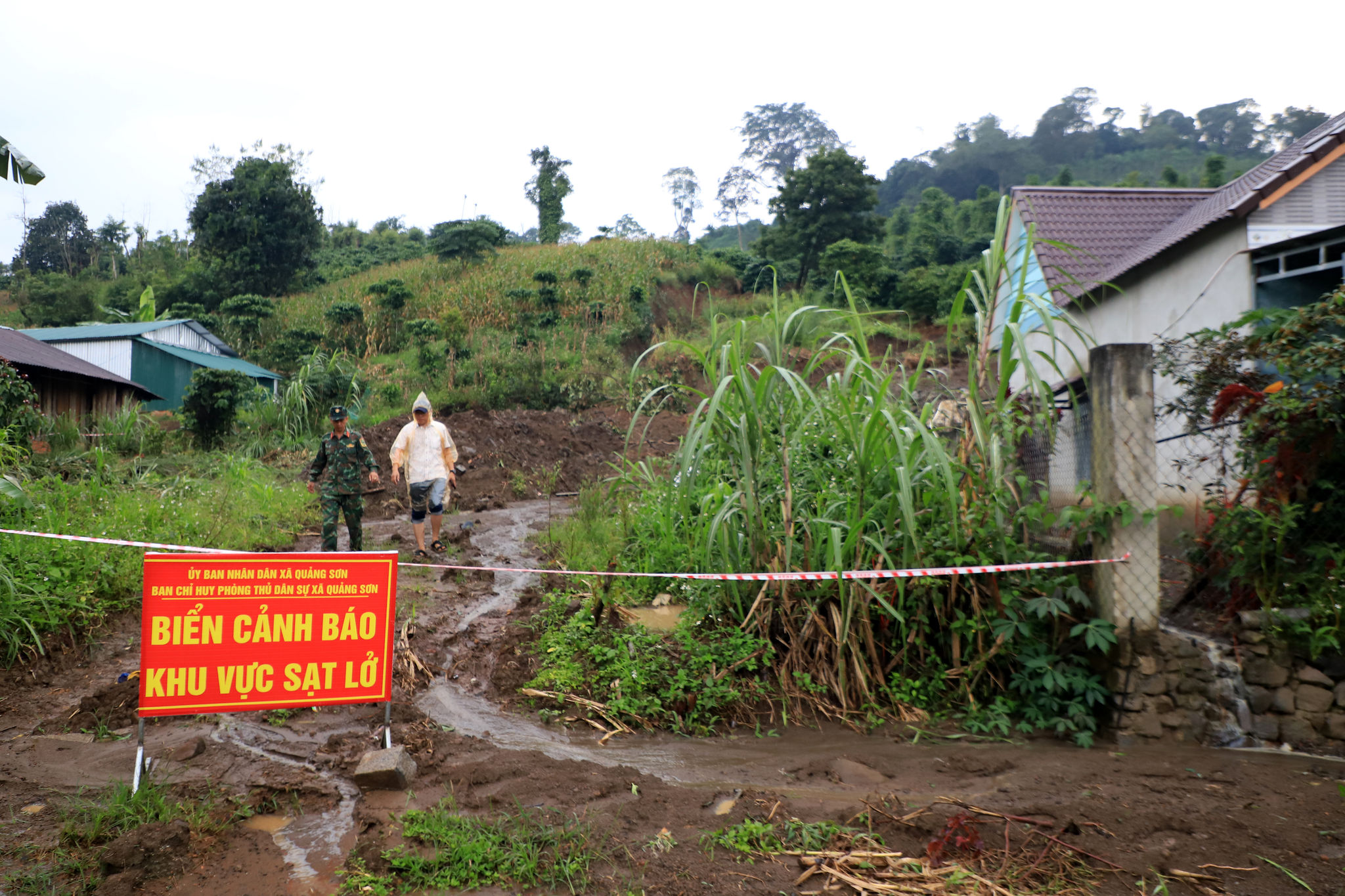 Sat lo Quang Son 4