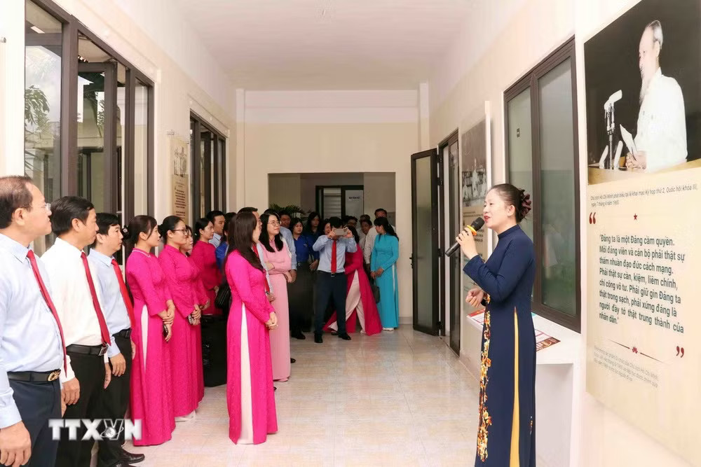 ttxvn-khong-gian-van-hoa-ho-chi-minh-3.jpg