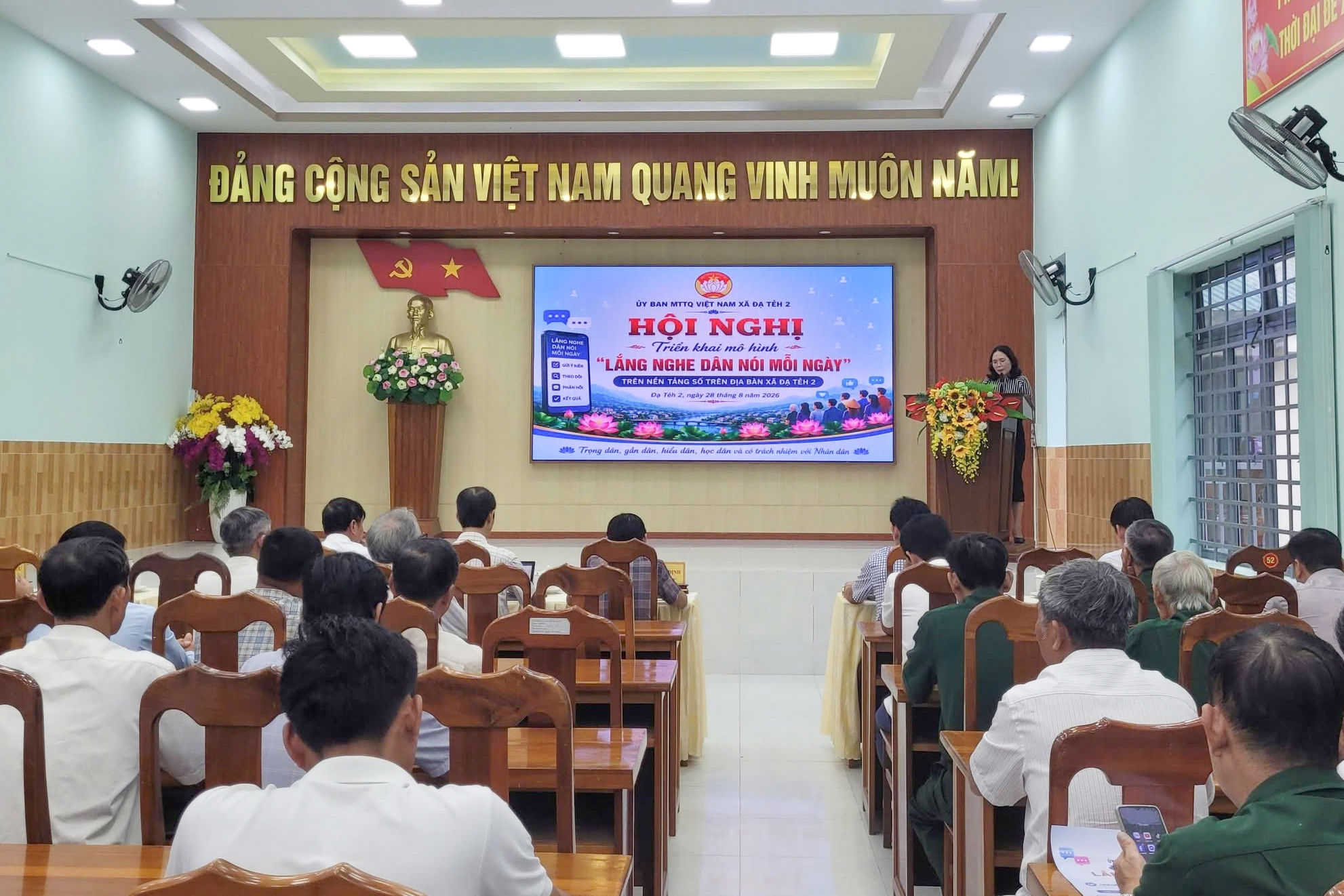 mo-hinh-lang-nghe-dan-noi-moi-ngay-tren-moi-truong-so-.jpg