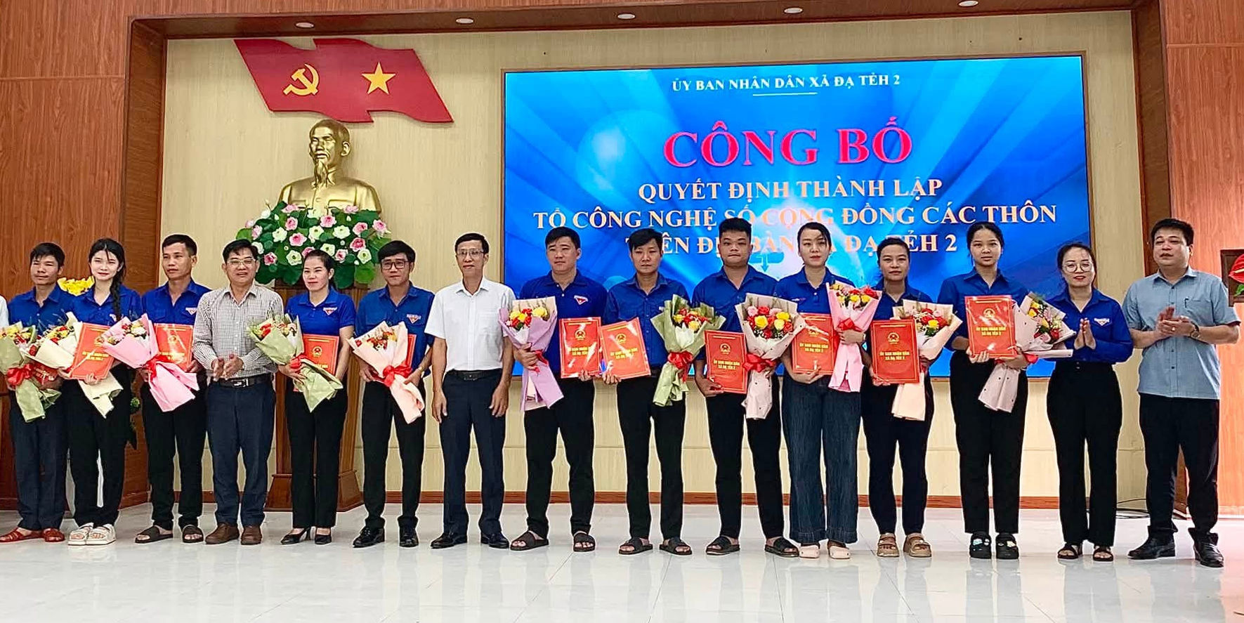 xa-da-teh-2-thanh-lap-to-cong-nghe-so-cong-dong-va-ra-mat-mo-hinh-diem-tuyen-duong-thanh-toan-khong-dung-tien-mat(1).jpg