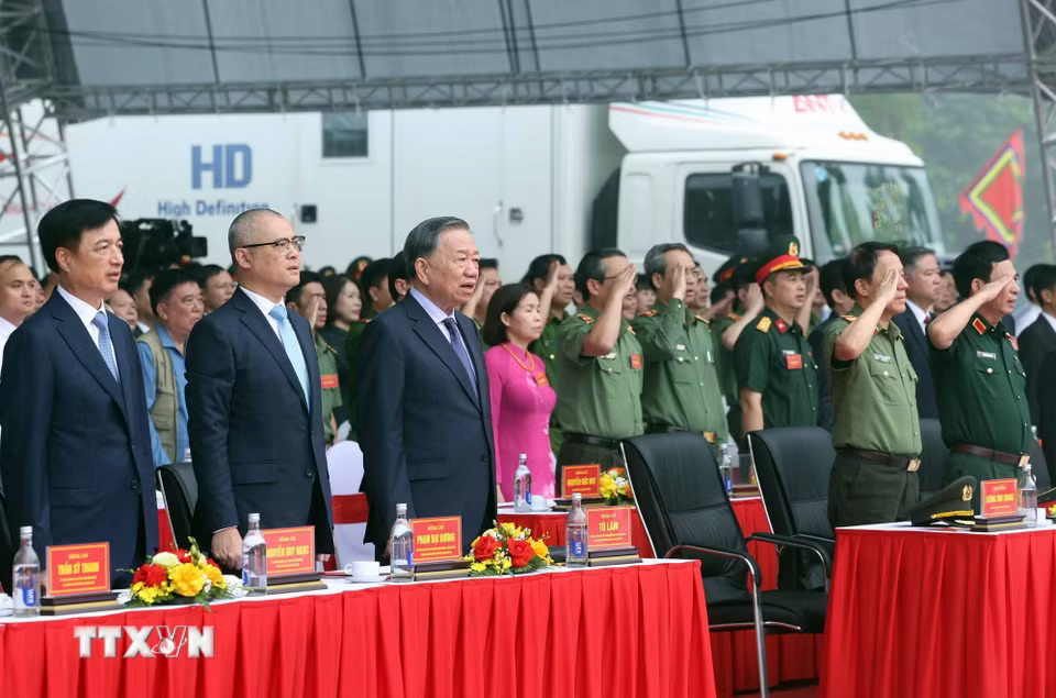 aubuhizv_smz01slecdgsmckfucwmig-q-_ttxvn-1909-tong-bi-thu-chu-tich-nuoc-khanh-thanh-tuong-dai-bac-ho-voi-non-song-7.jpg.avif(1).jpg