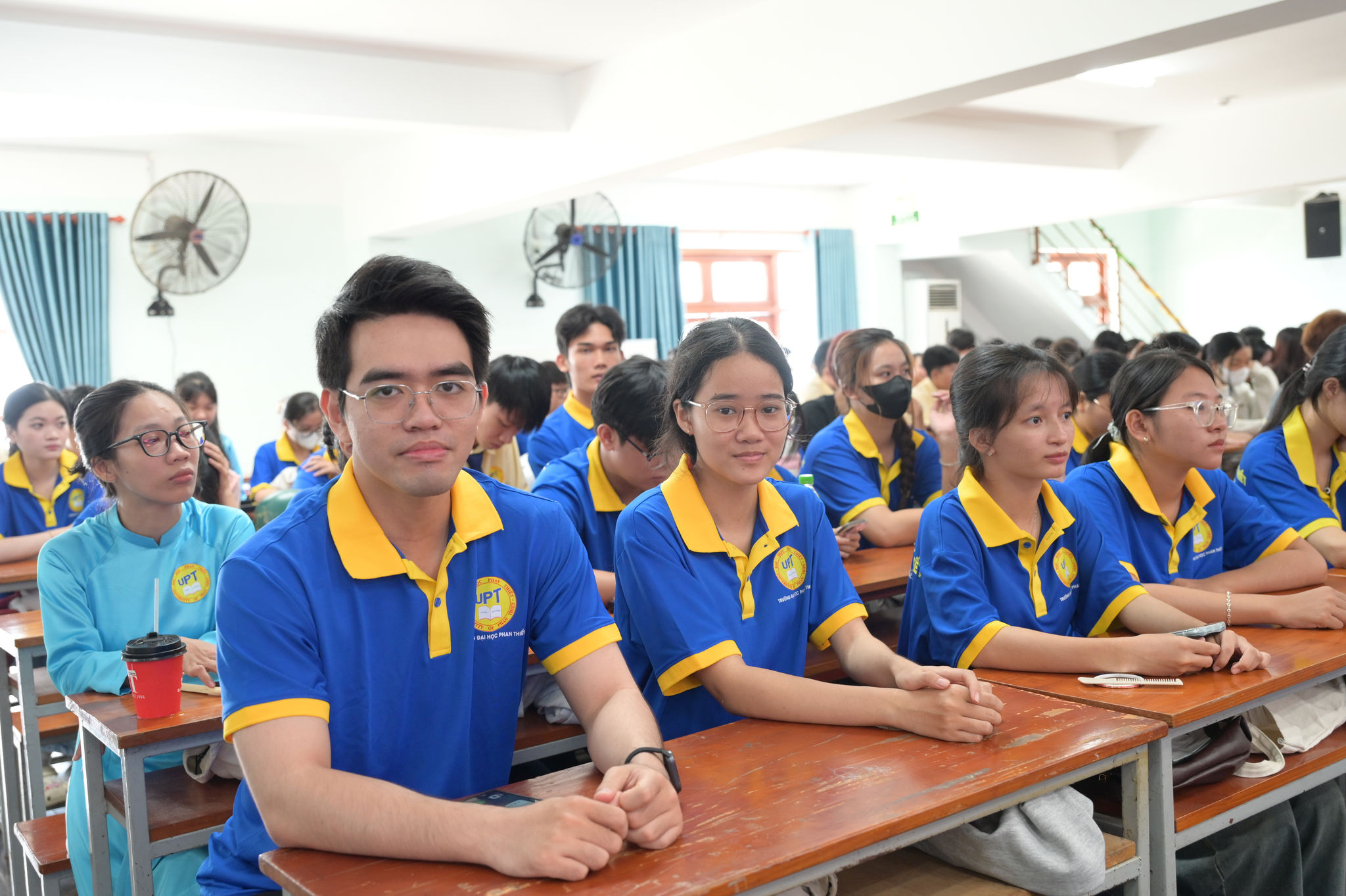 Các sinh viên trường Đại hội PT