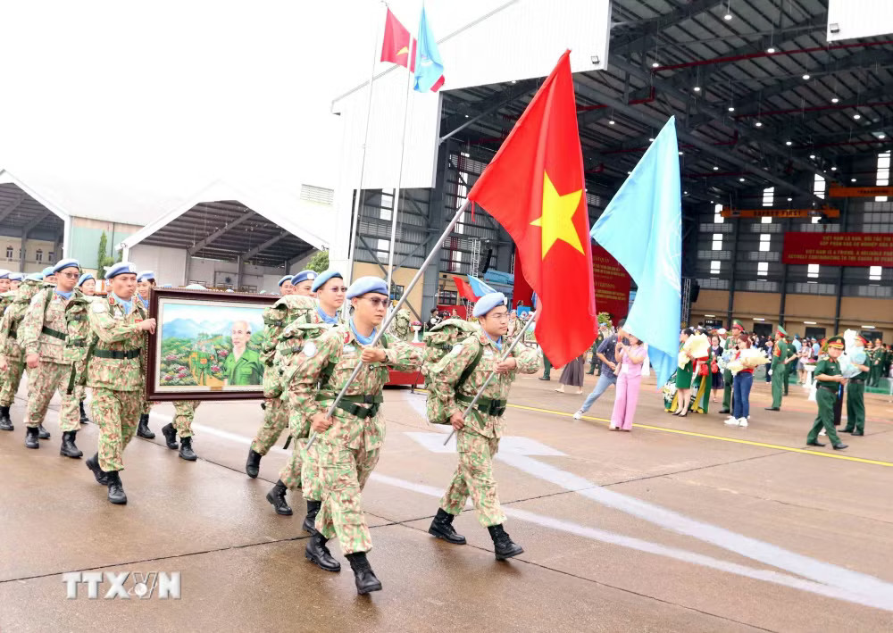 ttxvn-1809-gin-giu-hoa-binh-1.jpg