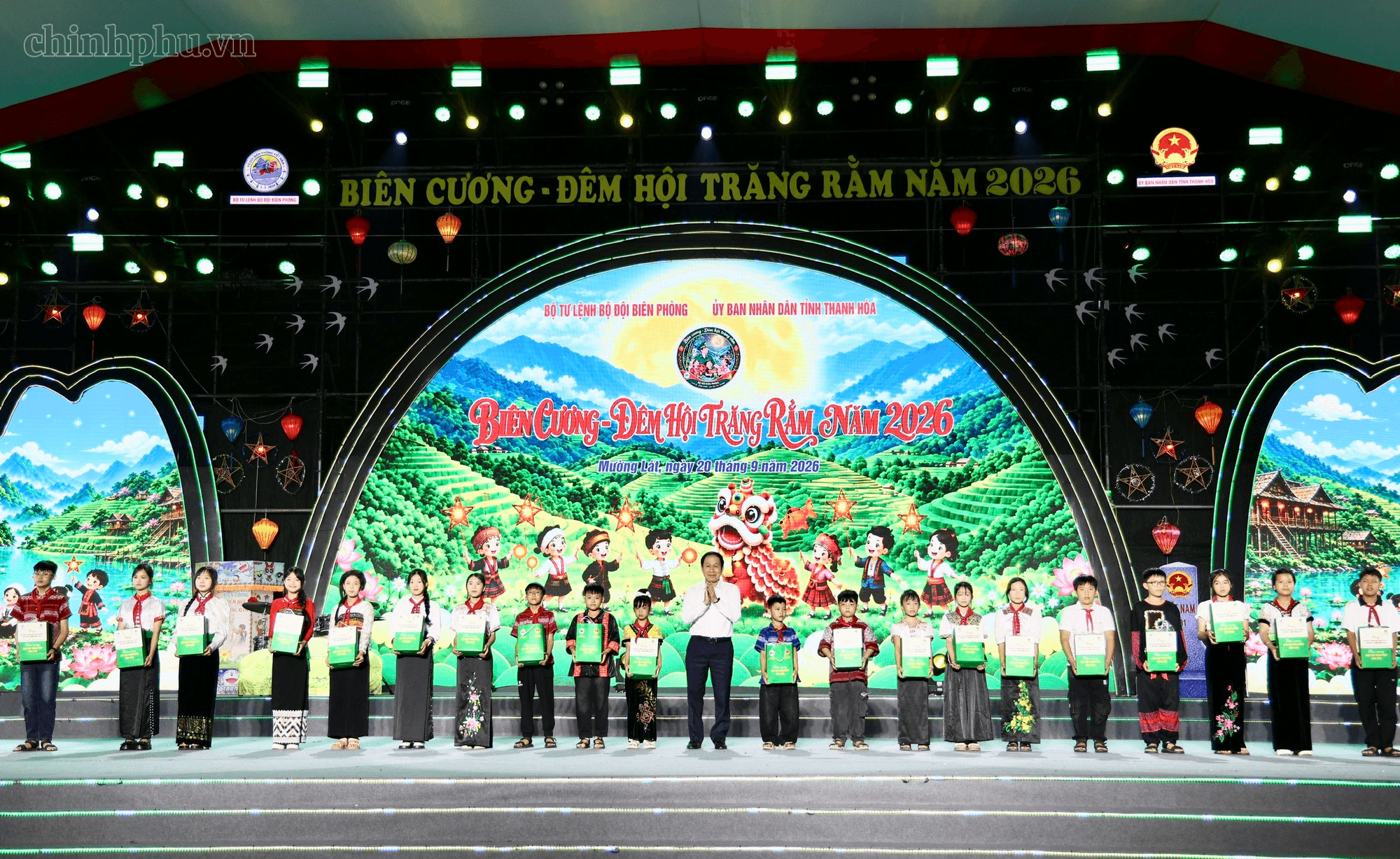 Đêm hội Trăng rằm toả sáng biên cương- Ảnh 4.