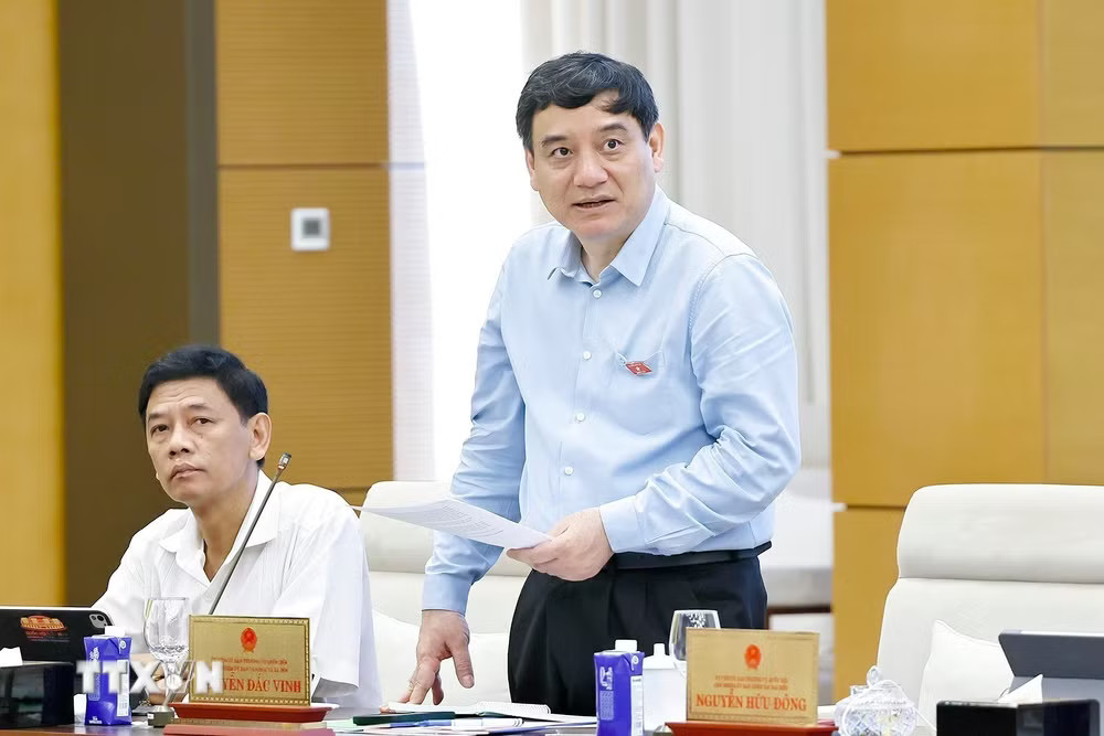 Chủ nhiệm Ủy ban Văn hóa và Xã hội của Quốc hội Nguyễn Đắc Vinh phát biểu. (Ảnh: Doãn Tấn/TTXVN) ttxvn-ubtv-quoc-hoi-cho-y-kien-ve-mot-so-du-an-luat-9037889-5.jpg