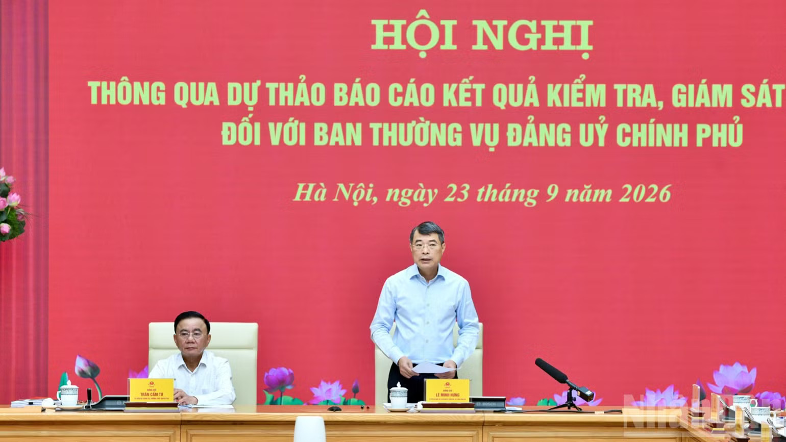 Bí thư Đảng ủy Chính phủ, Thủ tướng Chính phủ Lê Minh Hưng nêu rõ, Ban Thường vụ Đảng ủy Chính phủ sẽ khẩn trương cụ thể hóa các ý kiến, kiến nghị thành nhiệm vụ, giải pháp và tổ chức thực hiện nghiêm túc, thực chất, đúng tiến độ. (Ảnh: THANH GIANG) Bí thư Đảng ủy Chính phủ, Thủ tướng Chính phủ Lê Minh Hưng nêu rõ, Ban Thường vụ Đảng ủy Chính phủ sẽ khẩn trương cụ thể hóa các ý kiến, kiến nghị thành nhiệm vụ, giải pháp và tổ chức thực hiện nghiêm túc, thực chất, đúng tiến độ. (Ảnh: THANH GIANG)