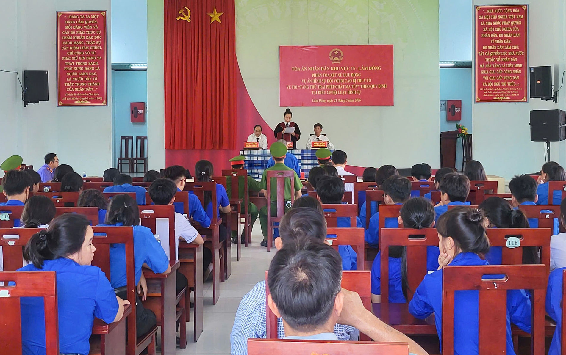 Tiến độ giải quyết các vụ, việc được TAND tỉnh theo dõi chặt chẽ bằng các phần mềm chuyên dụng