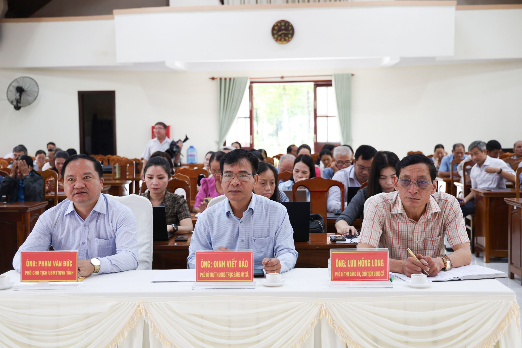 lanh-dao-tinh-va-dia-phuong-tham-du-hoi-nghi(1).jpg