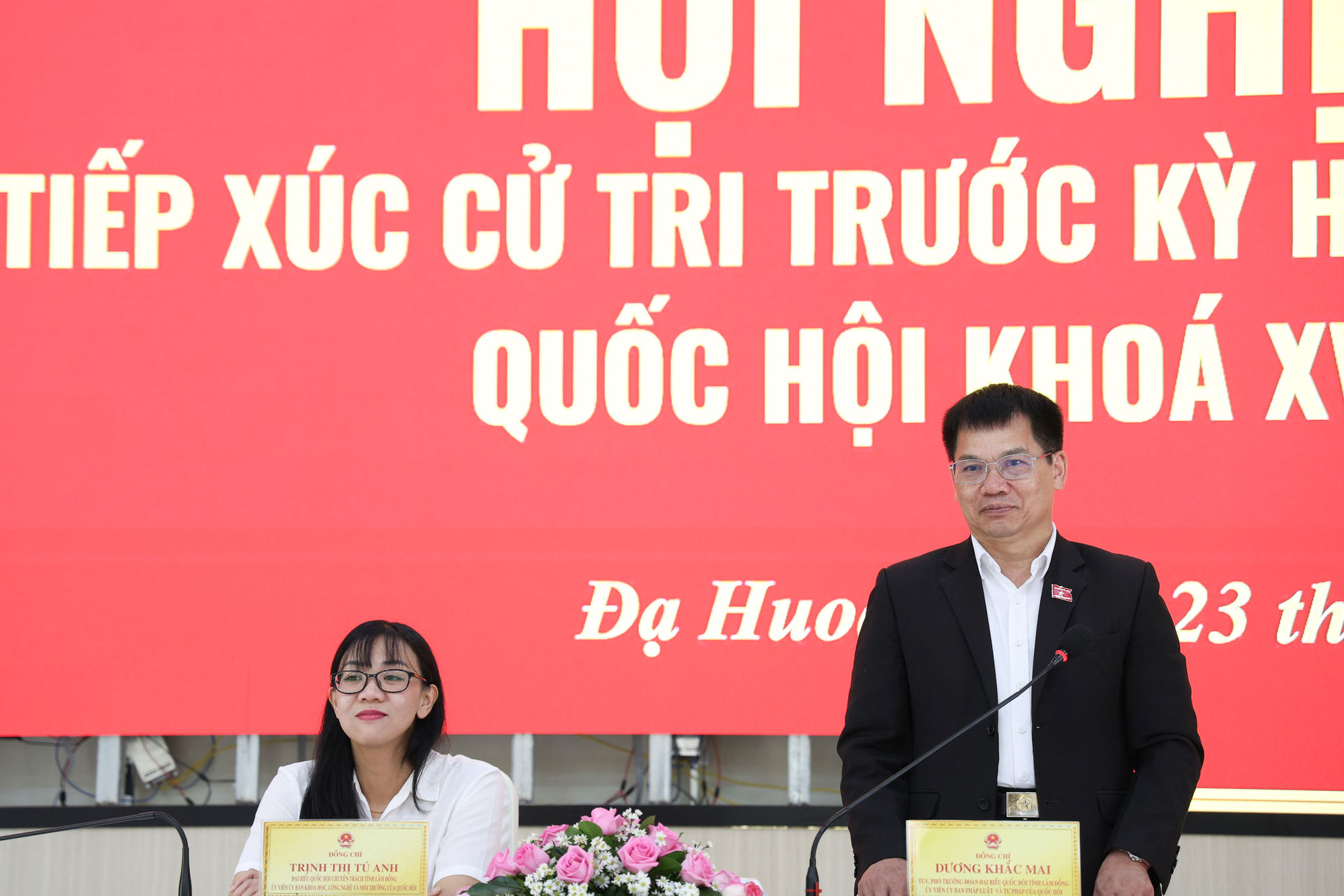 pho-truong-doan-dbqh-chuyen-trach-tinh-lam-dong-duong-khac-mai-ghi-nhan-tinh-than-tham-gia-trach-nhiem-thang-than-cua-ba-con-cu-tri-xa-da-huoai(1).jpg