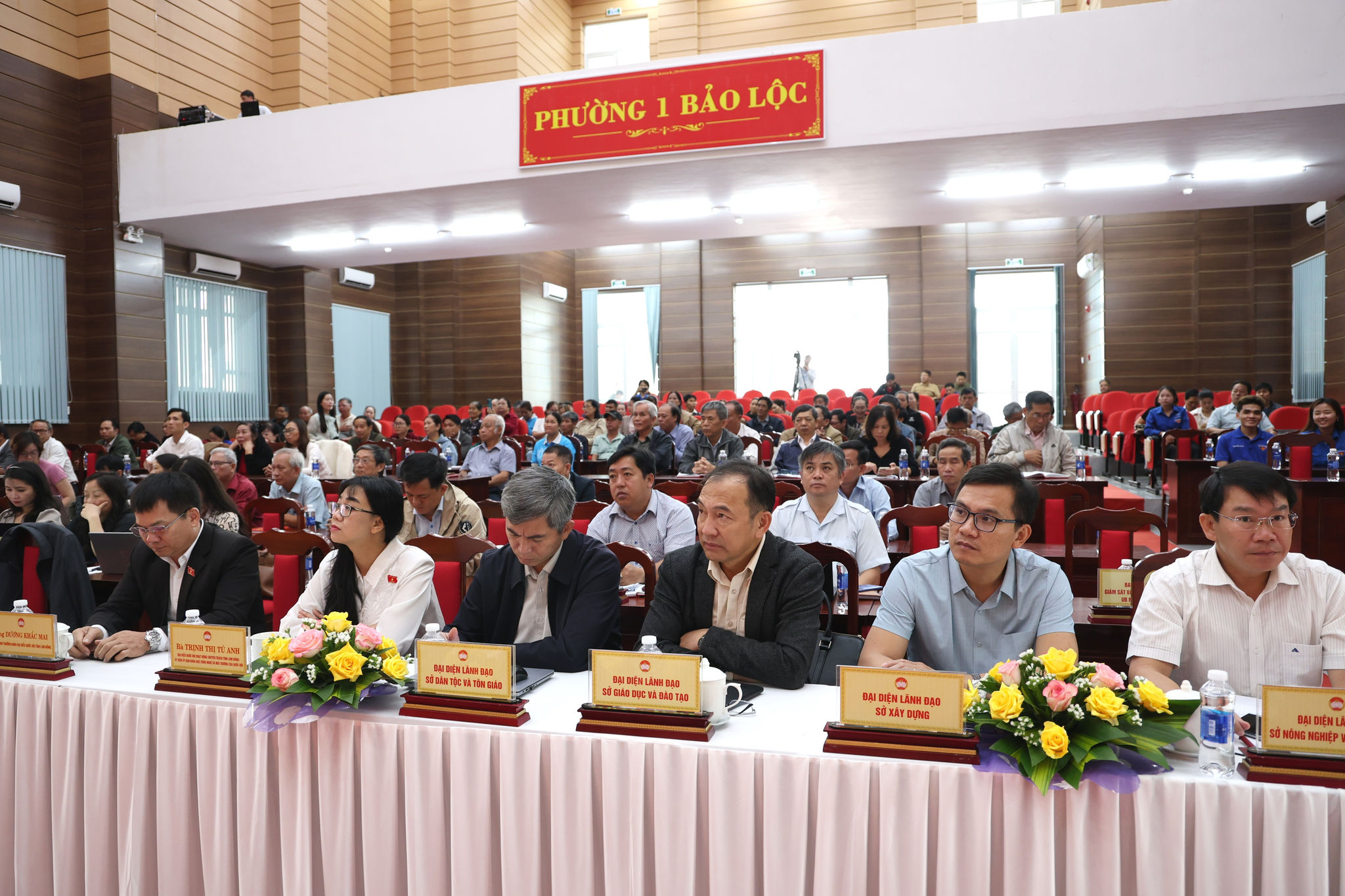 Lãnh đạo sở, ngành tham dự tai hội nghị