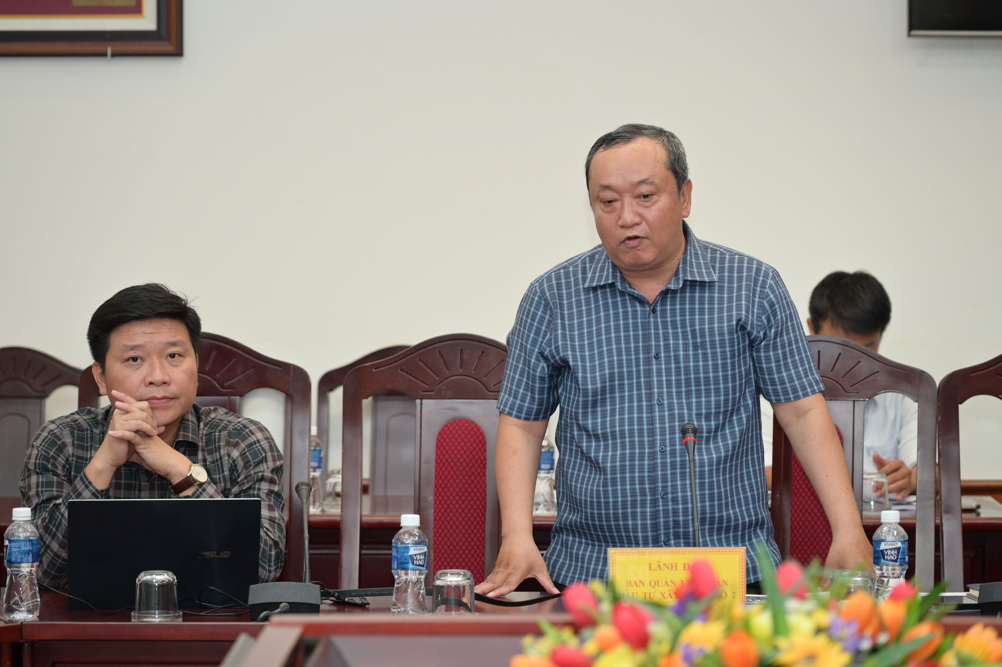 Ông Nguyễn Thành Trung – Phó Giám đốc Ban Quản lý đầu tư Xây dựng số 2 có ý kiến tại cuộc họp