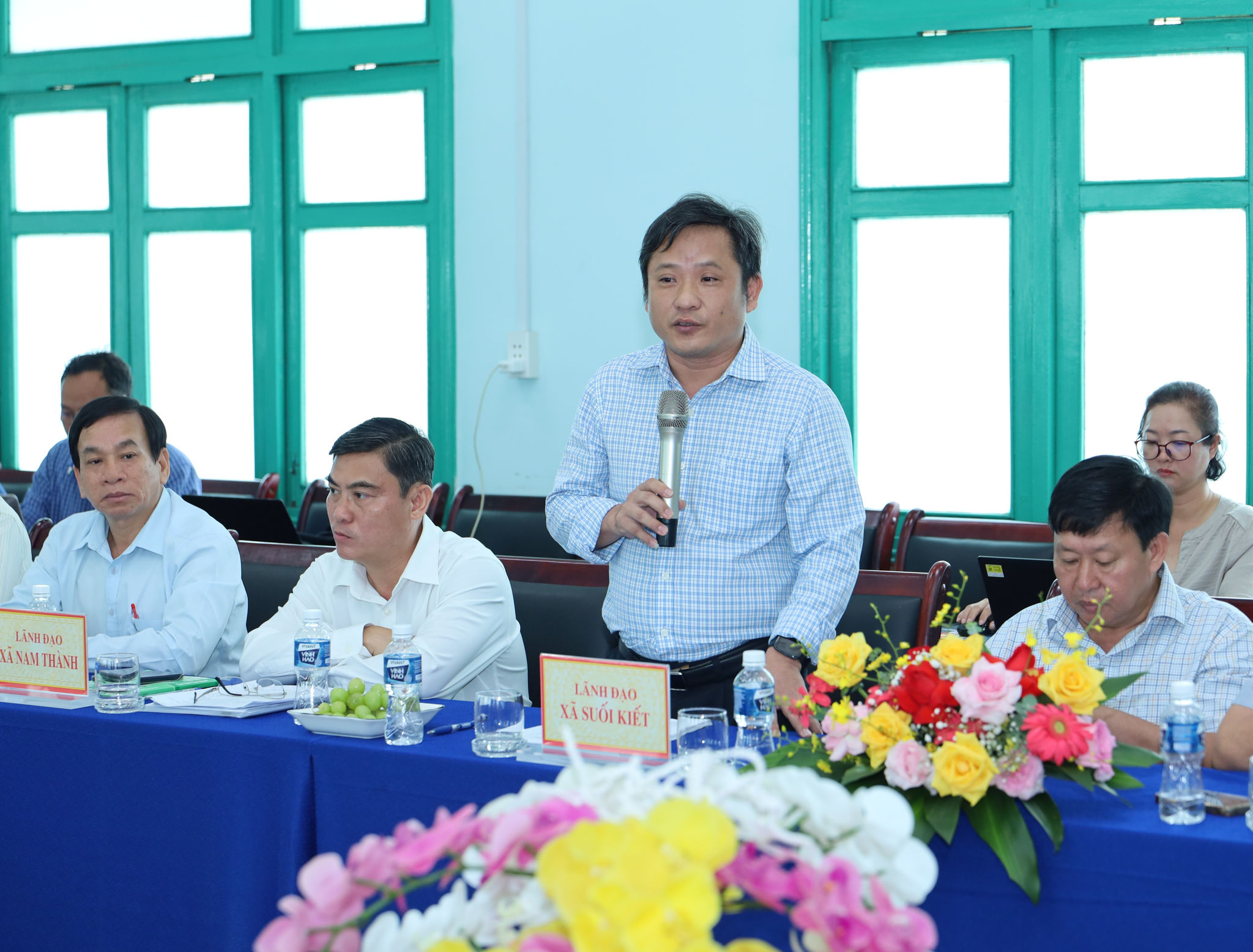 Chủ tịch UBND xã Suối Kiết Nguyễn Trọng Vân báo cáo tại buổi làm việc