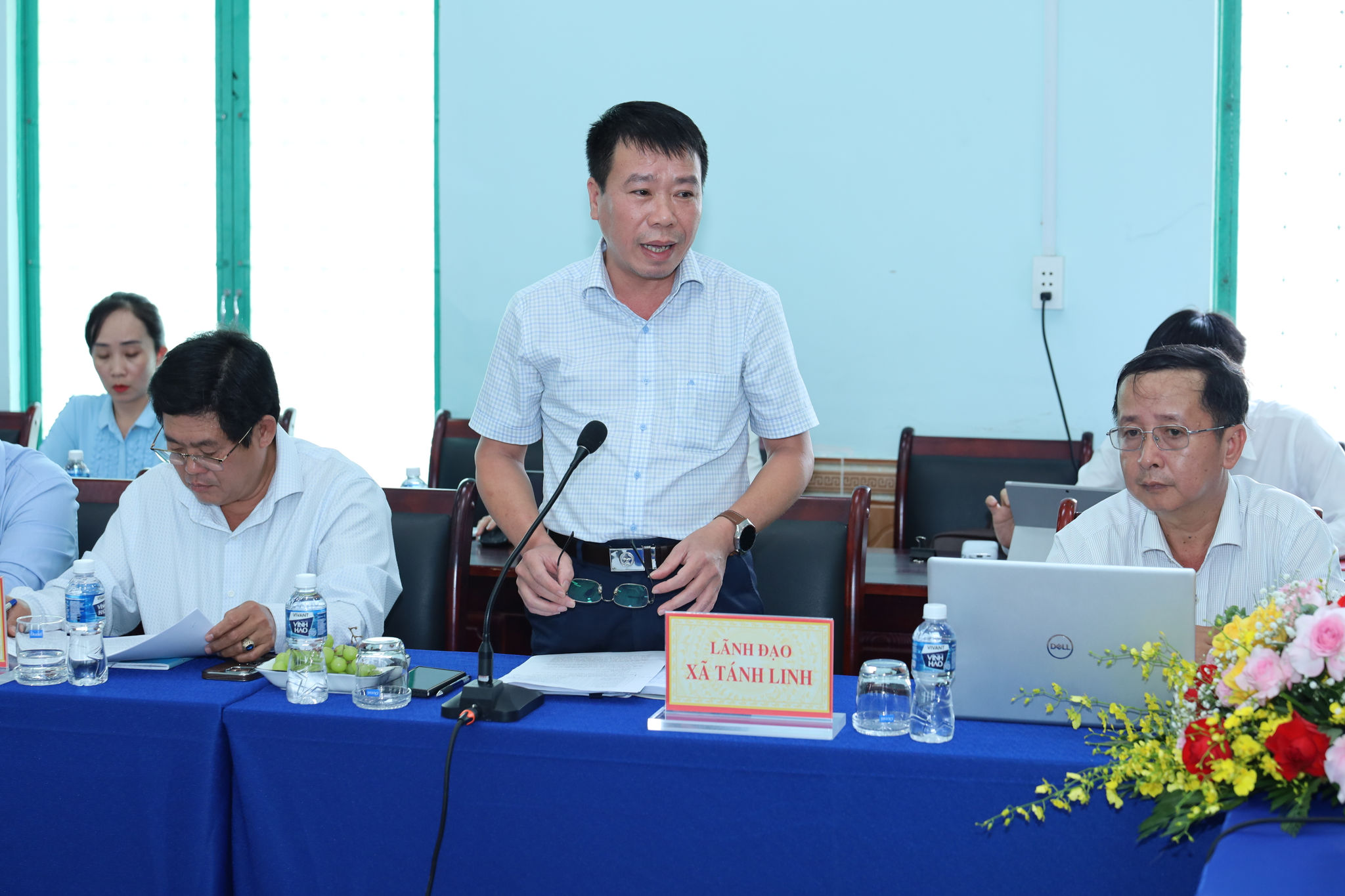 Chủ tịch UBND xã Tánh Linh Nguyễn Thiêm báo cáo tại buổi làm việc