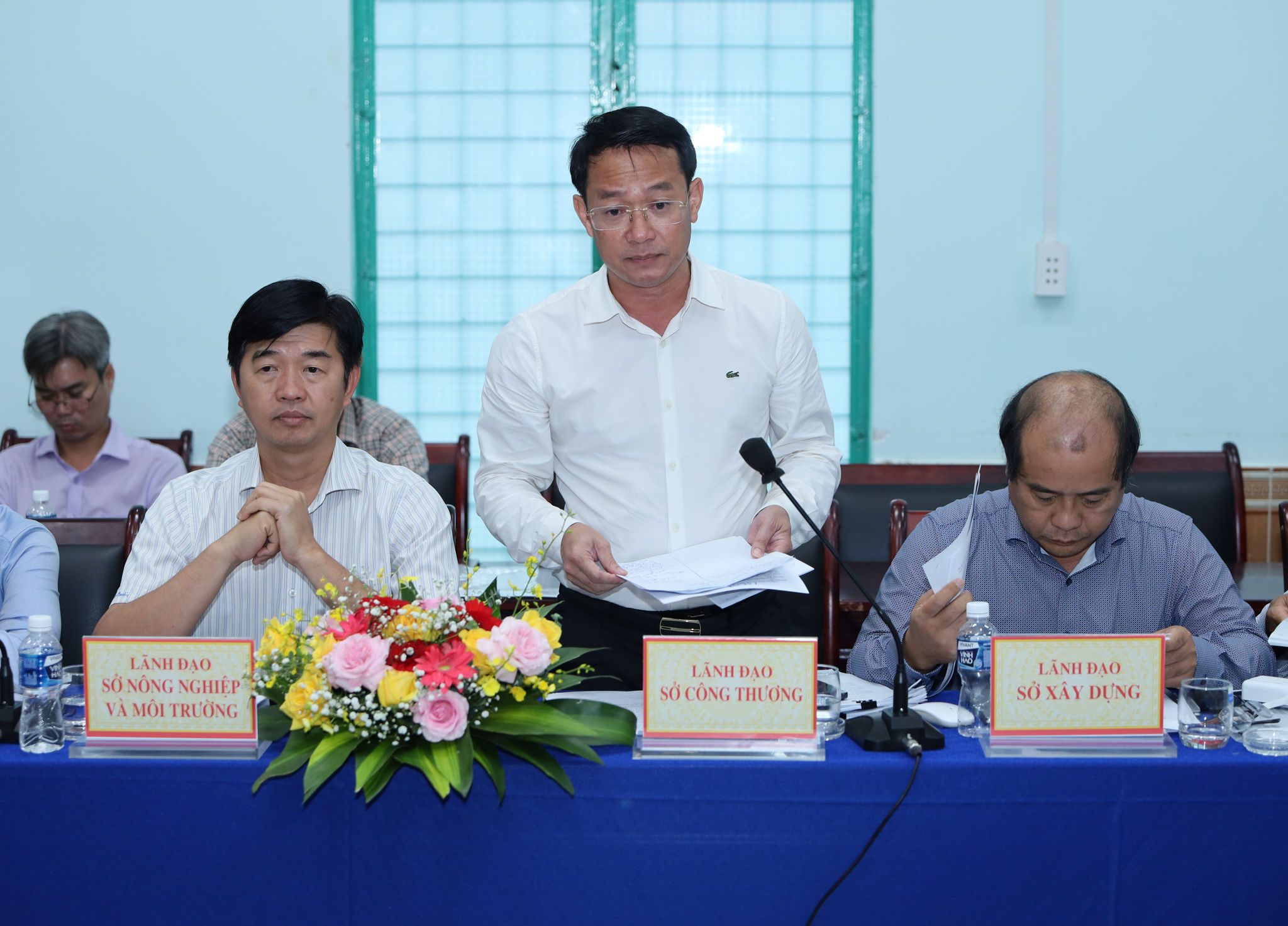 Giám đốc Sở Công Thương tỉnh Lâm Đồng Nguyễn Bá Út báo cáo tại buổi làm việc