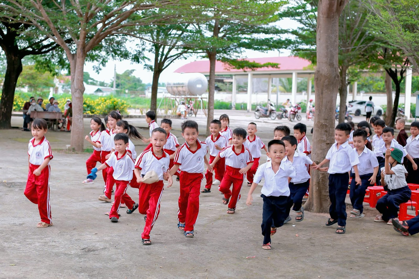 HỌC SINH