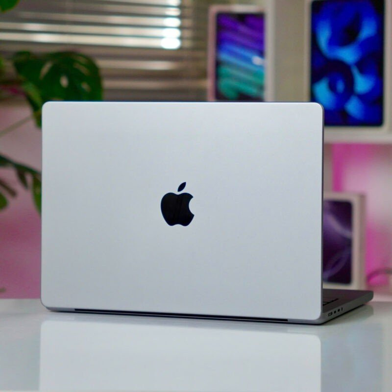 MacBook Pro mới dự kiến tích hợp màn hình cảm ứng và công nghệ OLED