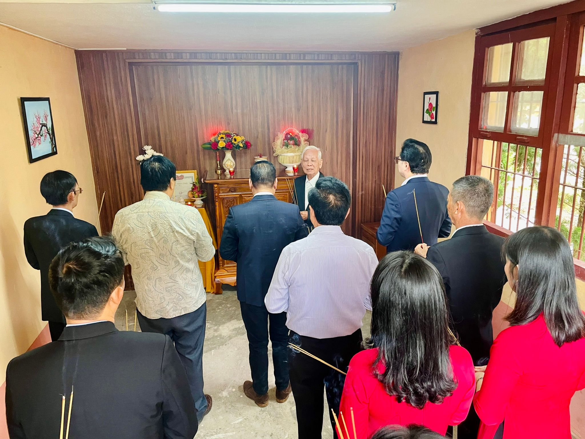 Dâng hương
