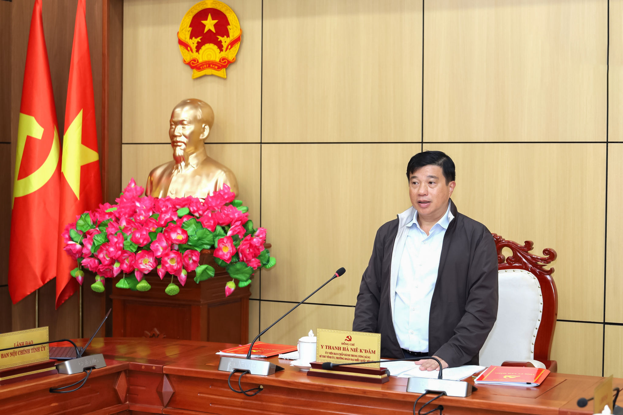 dong-chi-y-thanh-ha-nie-kdam-uy-vien-ban-chap-hanh-trung-uong-dang-bi-thu-tinh-uy-truong-doan-dbqh-tinh-lam-dong-chi-dao-tai-buoi-tiep-cong-dan-dinh-ky-thang-9(1).jpg