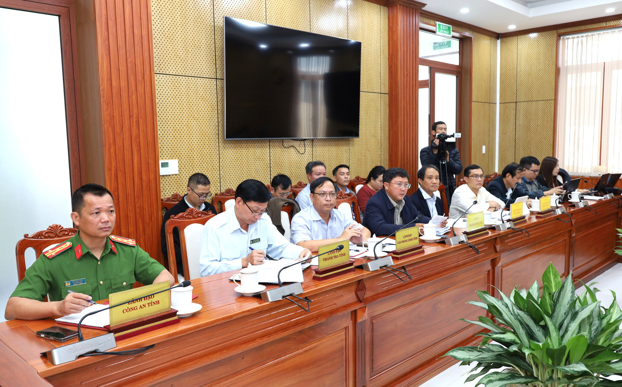 Lãnh đạo các sở, ban, ngành dự buổi tiếp công dân