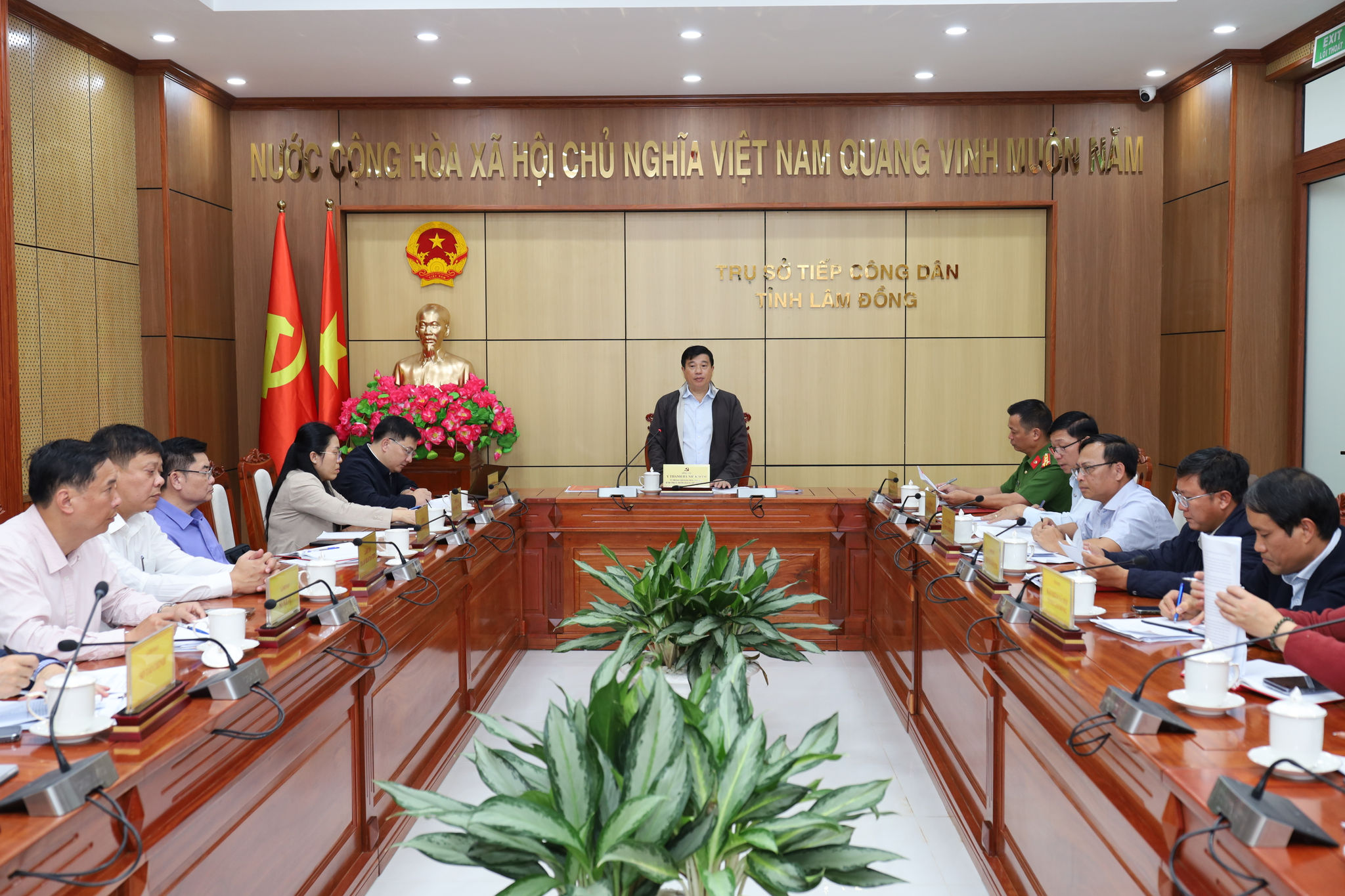 Quang cảnh buổi tiếp công dân