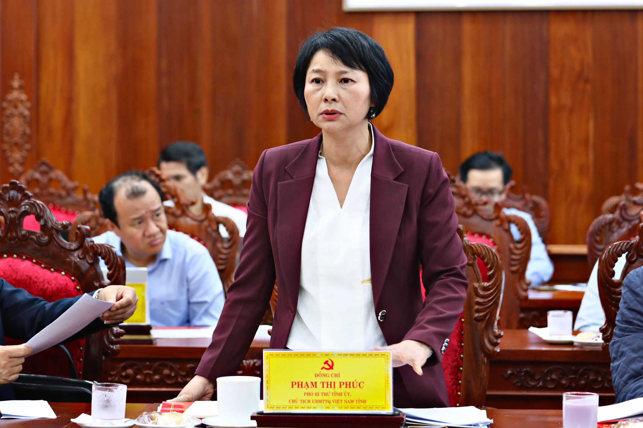 Đồng chí Phạm Thị Phúc, Phó Bí thư Tỉnh ủy, Chủ tịch Ủy ban MTTQ Việt Nam tỉnh Lâm Đồng phát biểu tại hội nghị