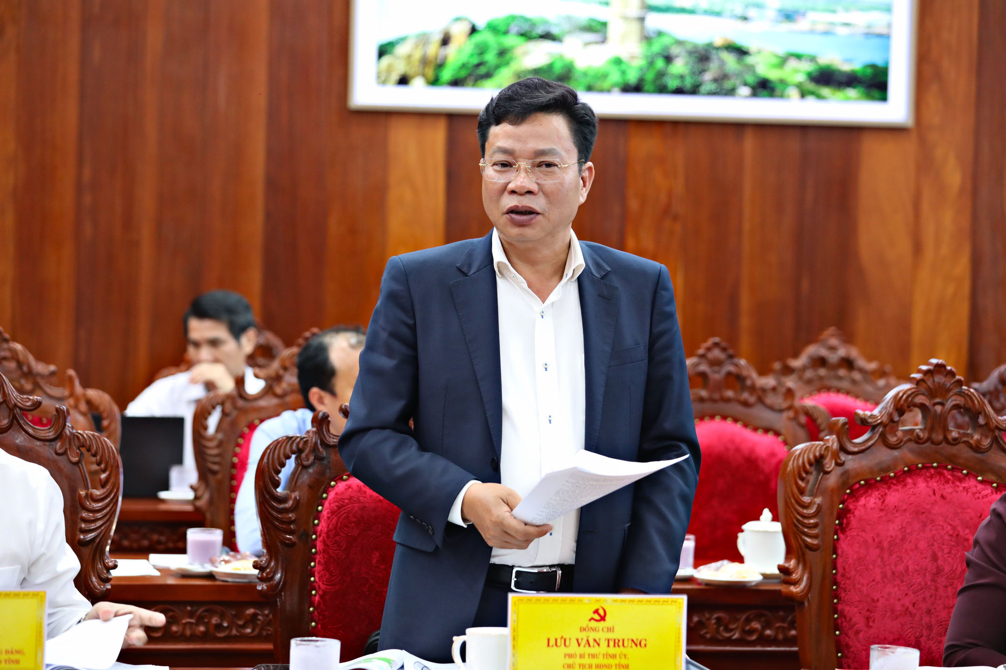 Đồng chí Lưu Văn Trung, Phó Bí thư Tỉnh uỷ, Chủ tịch HĐND tỉnh Lâm Đồng phát biểu tại hội nghị