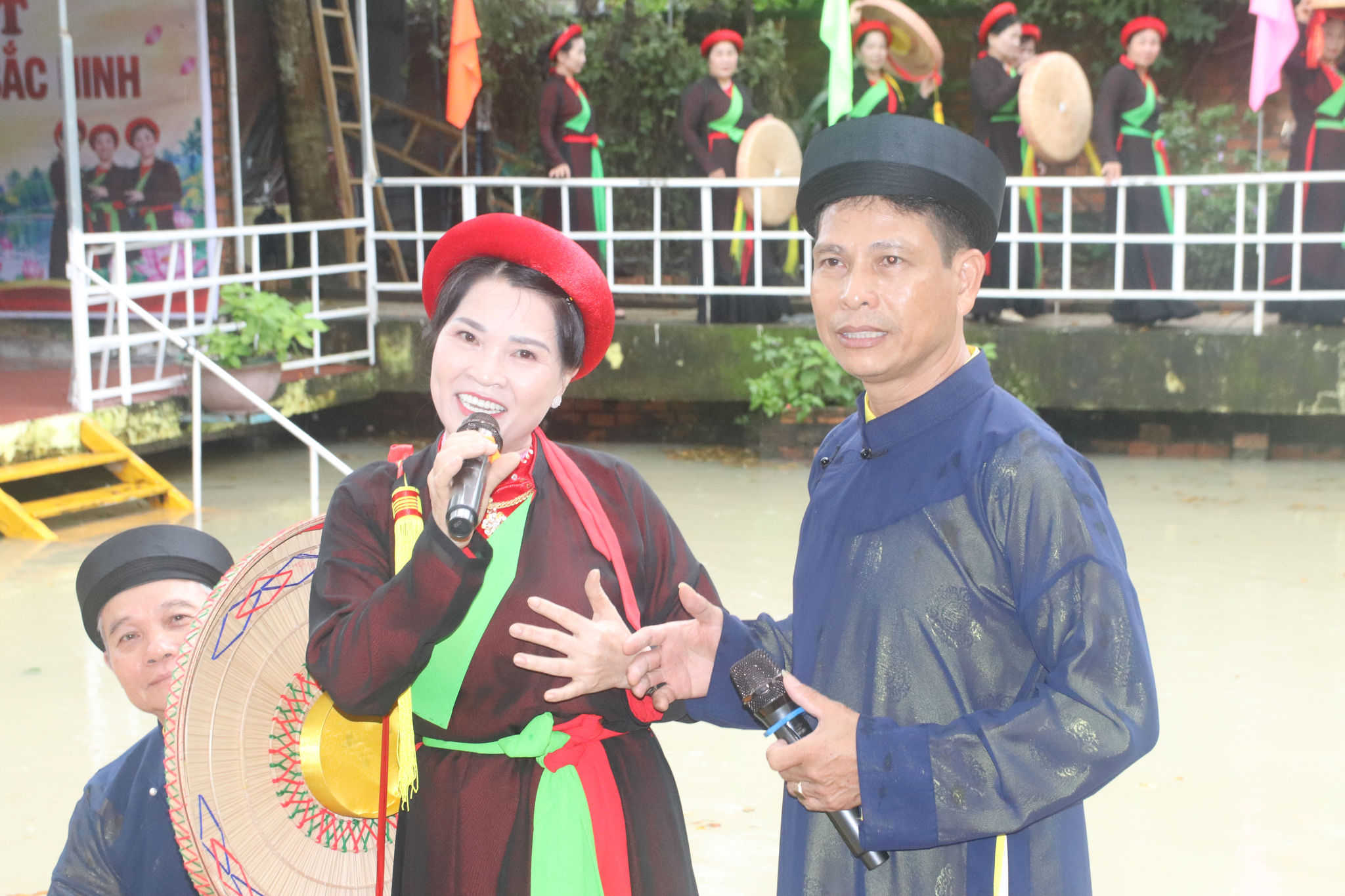 Các liền anh, liền chị cất lên tên hát quan họ