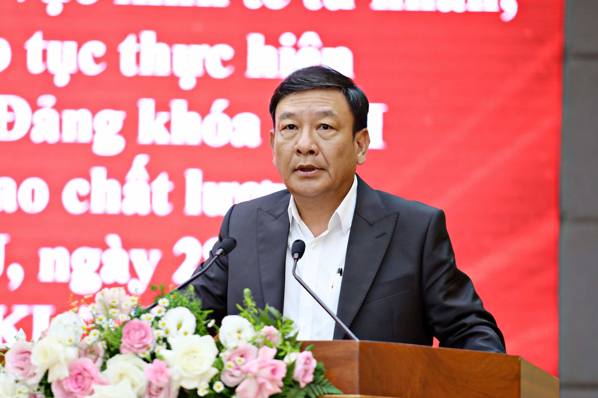 Đồng chí Bùi Thắng, Phó Bí thư Tỉnh ủy Lâm Đồng quán triệt Chỉ thị số 12 của Ban Bí thư về “Đổi mới, nâng cao chất lượng công tác xây dựng Đảng trong khu vực kinh tế tư nhân”