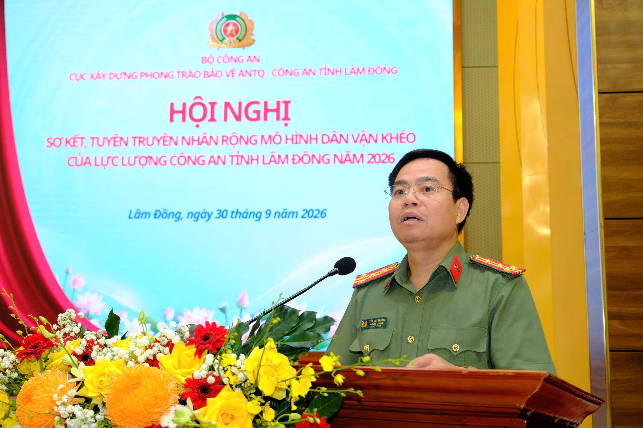 Đại tá Trần Quý Trường, Phó Cục trưởng, Cục Xây dựng phong trào bảo vệ ANTQ, Bộ Công an phát biểu tại hội nghị