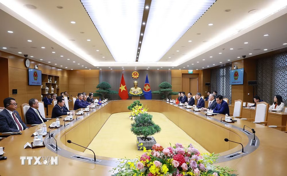 ttxvn_thu-tuong-tiep-truong-doan-cac-nuoc-tham-du-hoi-nghi-cac-nuoc-asean-ve-hop-tac-dau-tranh-voi-toi-pham-truy-na-3.jpg
