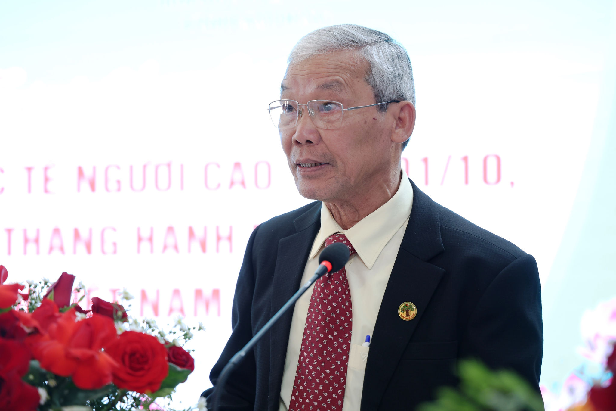 Đại diện Ngươi cao tuổi phường Lang Biang Đà Lạt hưởng ứng Tháng hành động vi người cao tuổi