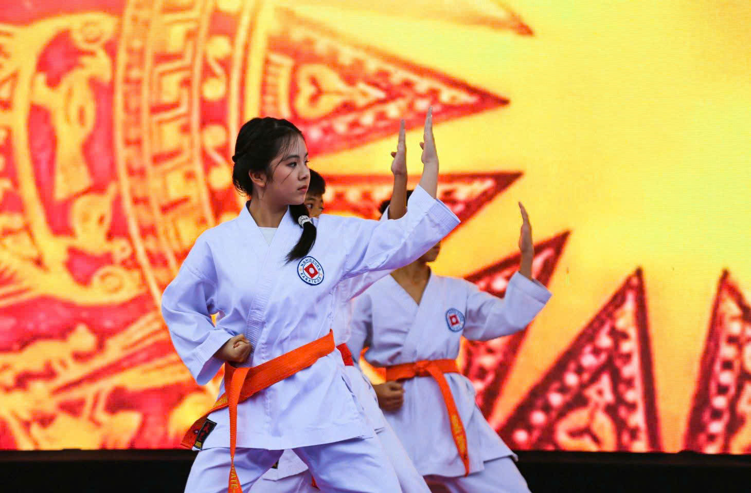 Một tiết mục biểu diễn của võ sinh CLB Karatedo trường Quang Trung