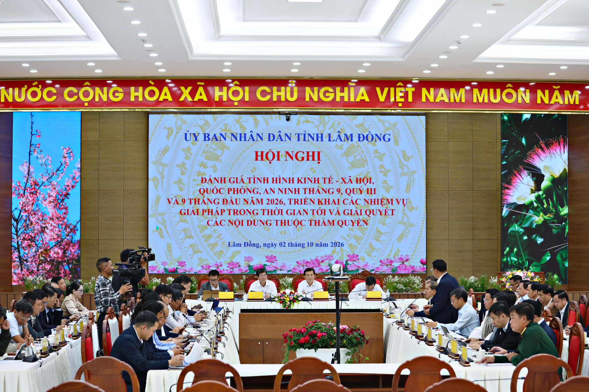 Quang cảnh hội nghị sáng 2/10