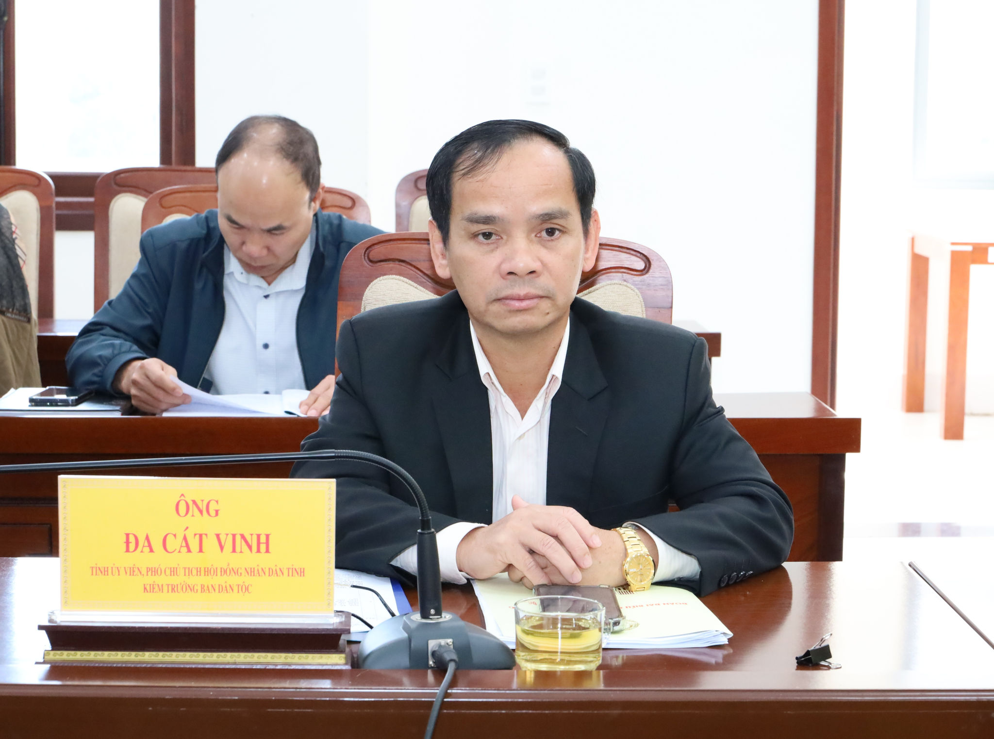Đồng chí Đa Cát Vinh, Tỉnh ủy viên, Phó Chủ tịch HĐND tỉnh, kiêm Trưởng Ban Dân tộc HĐND tỉnh dự hội nghị