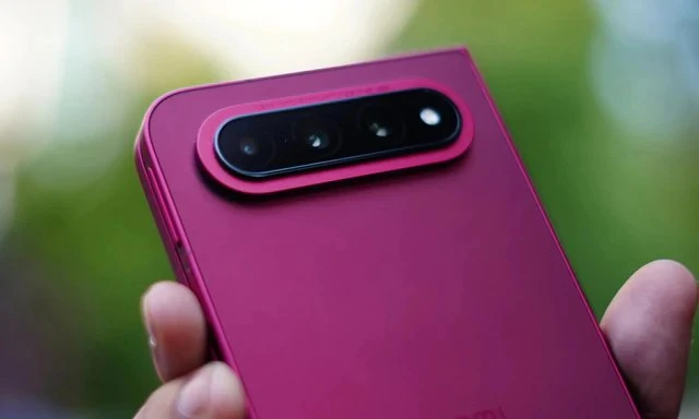 Thiết kế mỏng nhẹ của Xiaomi 18 Fold khi mở rộng