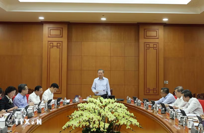 Tổng Bí thư, Chủ tịch nước Tô Lâm làm việc với Ban Tổ chức Trung ương và các cơ quan liên quan về Đề án tổng kết Nghị quyết số 26-NQ/TW. (Ảnh: Thống Nhất/TTXVN)