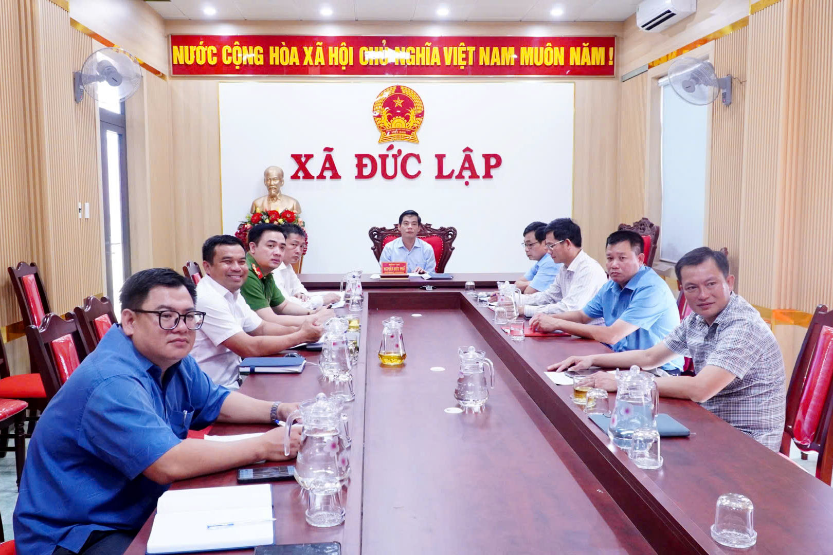 Lãnh đạo UBND xã Đức Lập và các phòng, ban dự tại điểm cầu xã Đức Lập