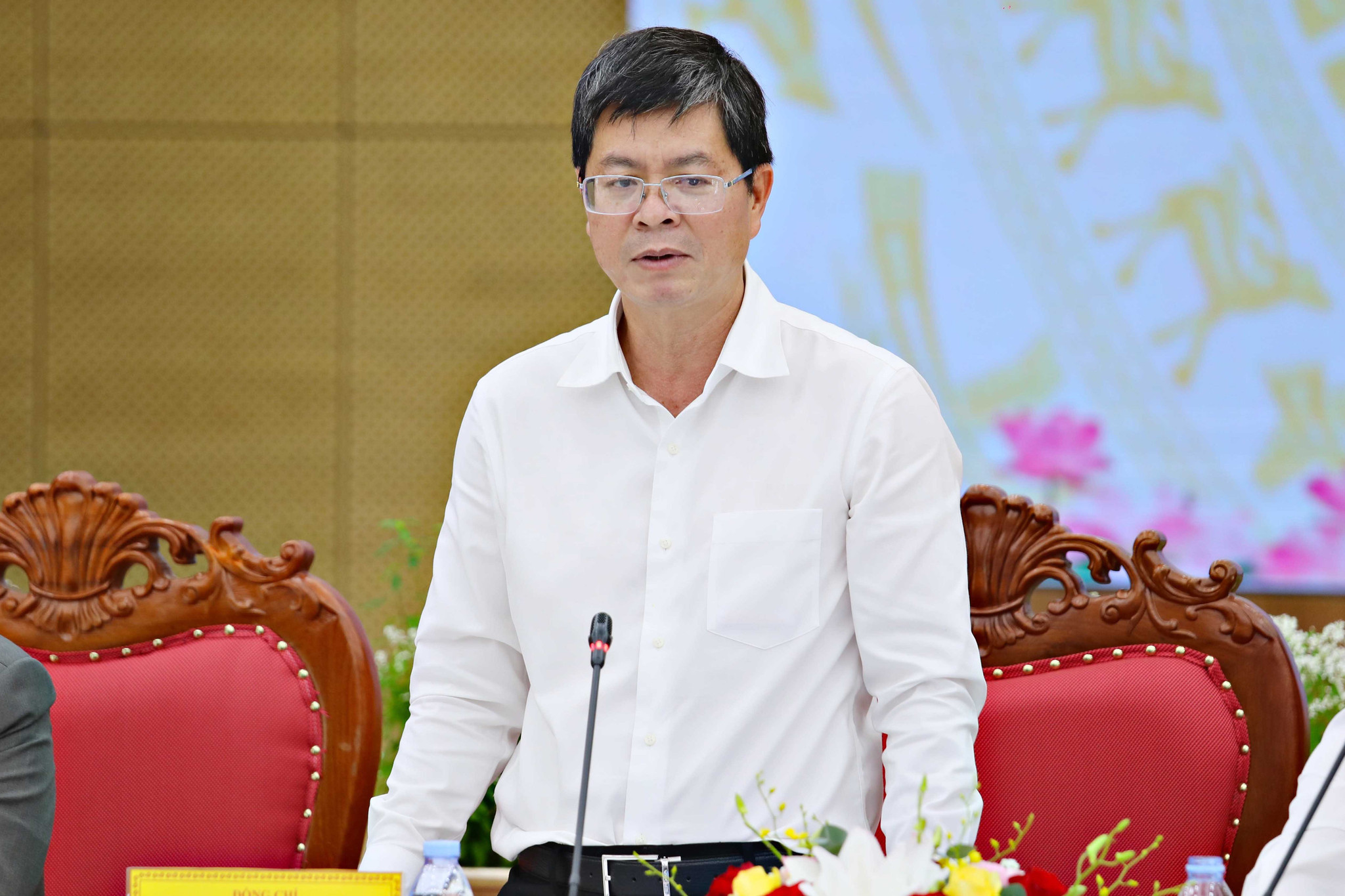 Phó Chủ tịch Thường trực UBND tỉnh Nguyễn Hồng Hải phát biểu tại hội nghị