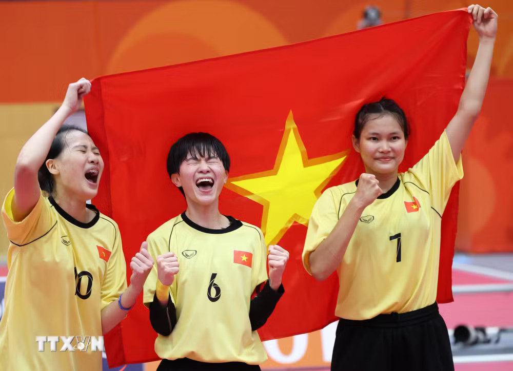 ttxvn_cau-may-nu-7660.jpg