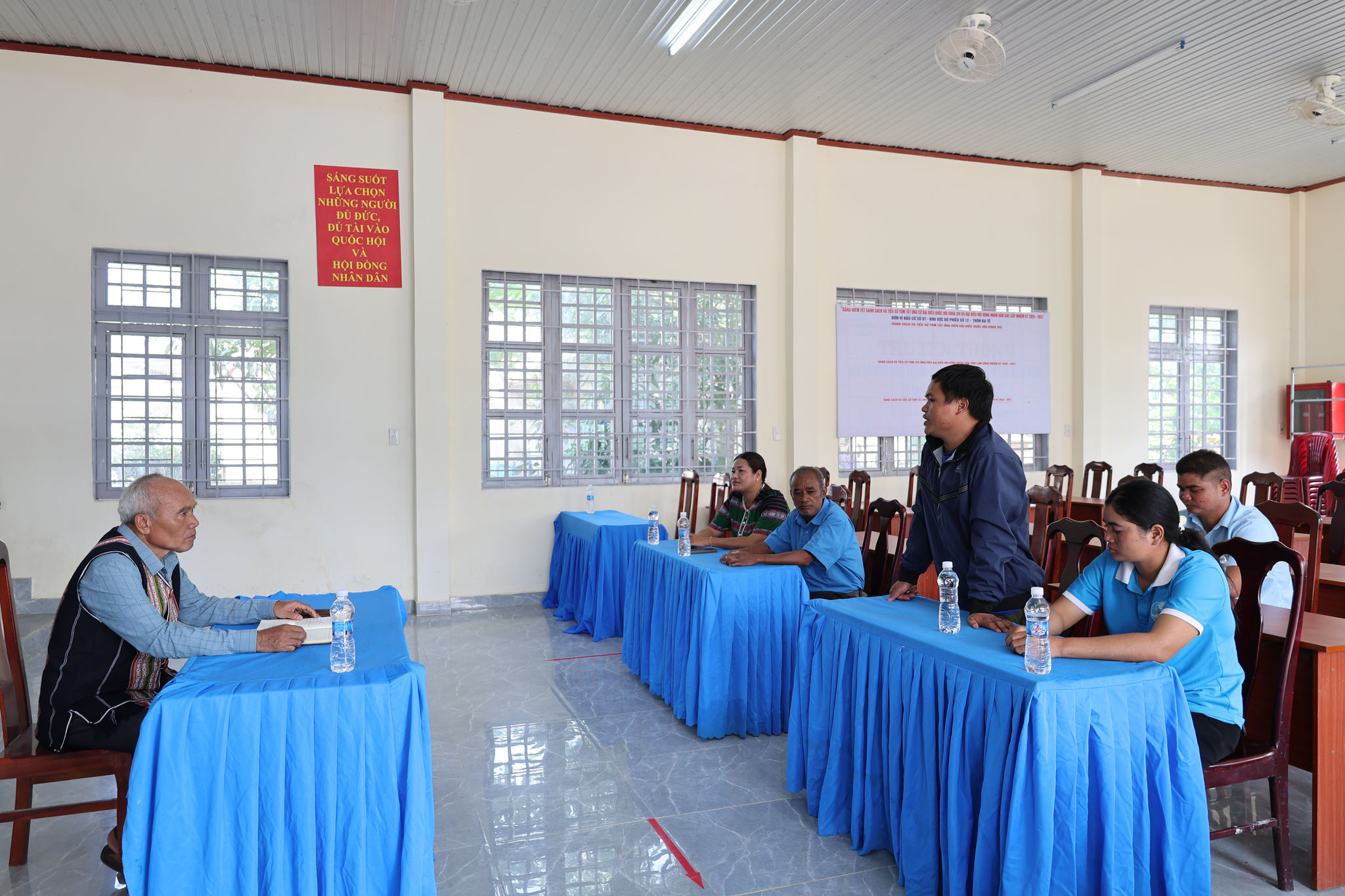 Nhiều chi bộ khu dân cư vùng DTTS trên địa bàn tỉnh khó khăn trong việc tìm nguồn phát triển đảng viên