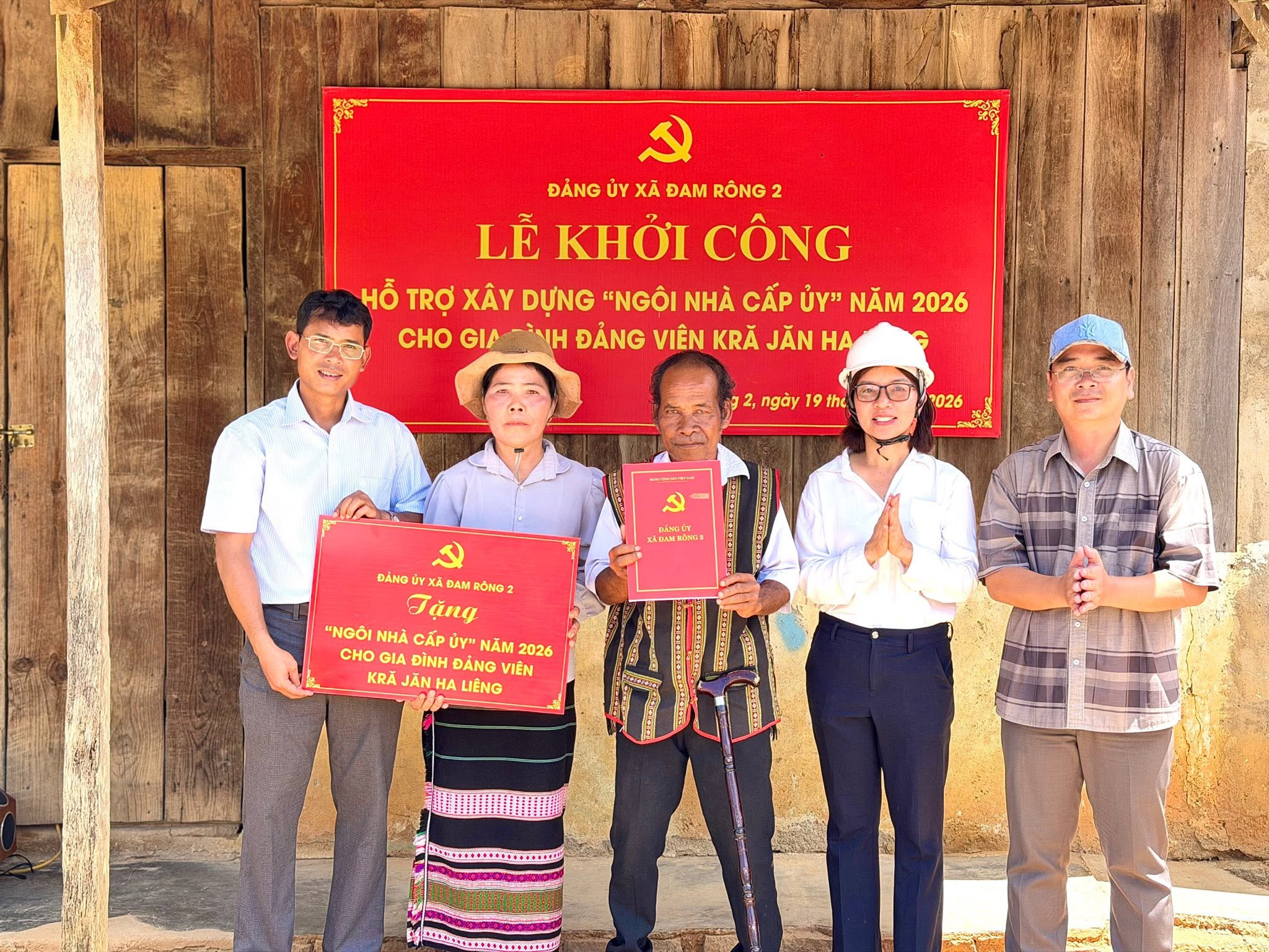 1.3. Mô hình “Ngôi nhà cấp ủy” góp phần tạo chỗ dựa để đảng viên yên tâm gắn bó với địa bàn