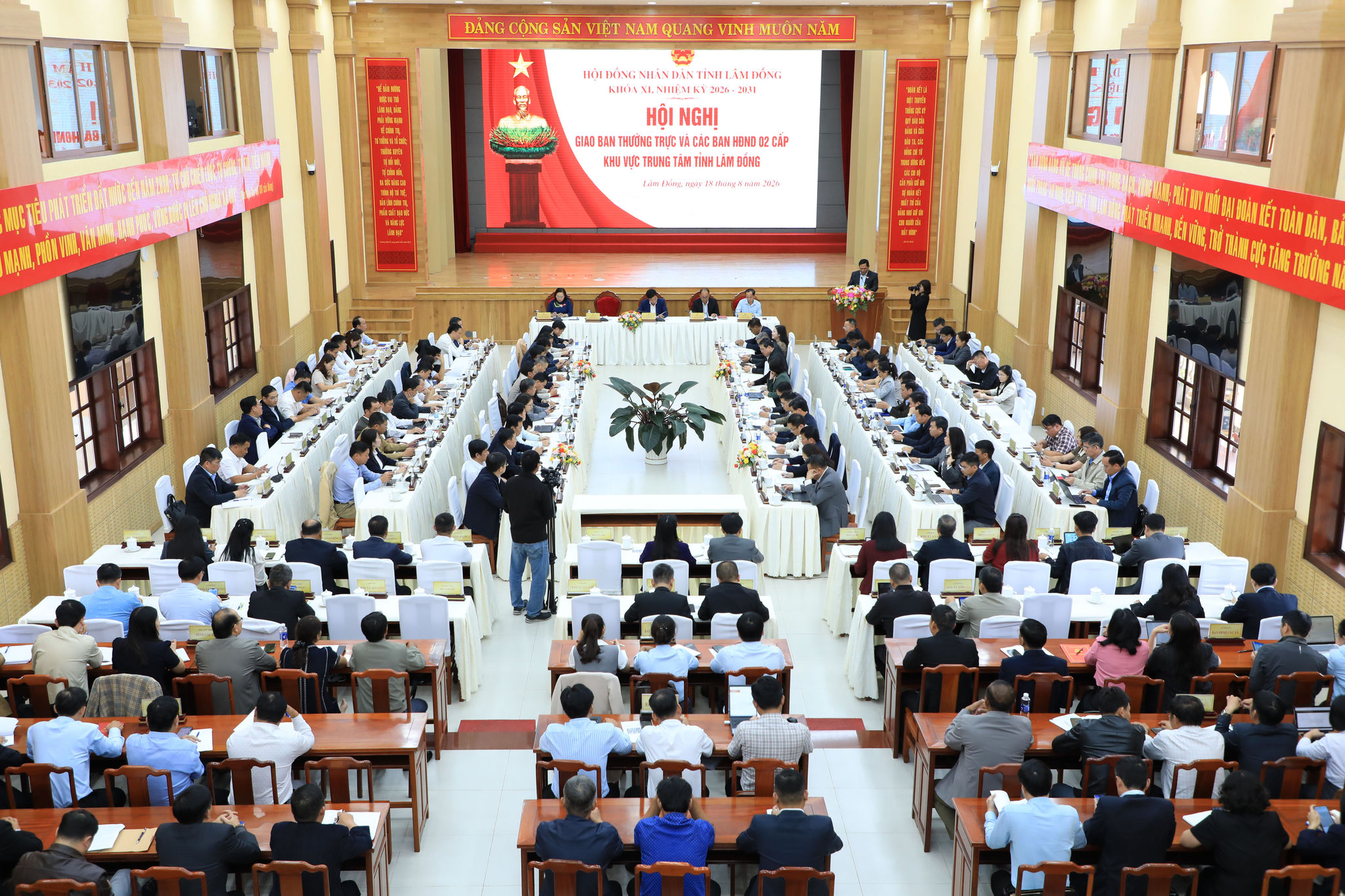 3 HĐND các cấp được kiện toàn, thực hiện đúng chức năng sẽ góp phần quan trọng vào sự phát triển của địa phương