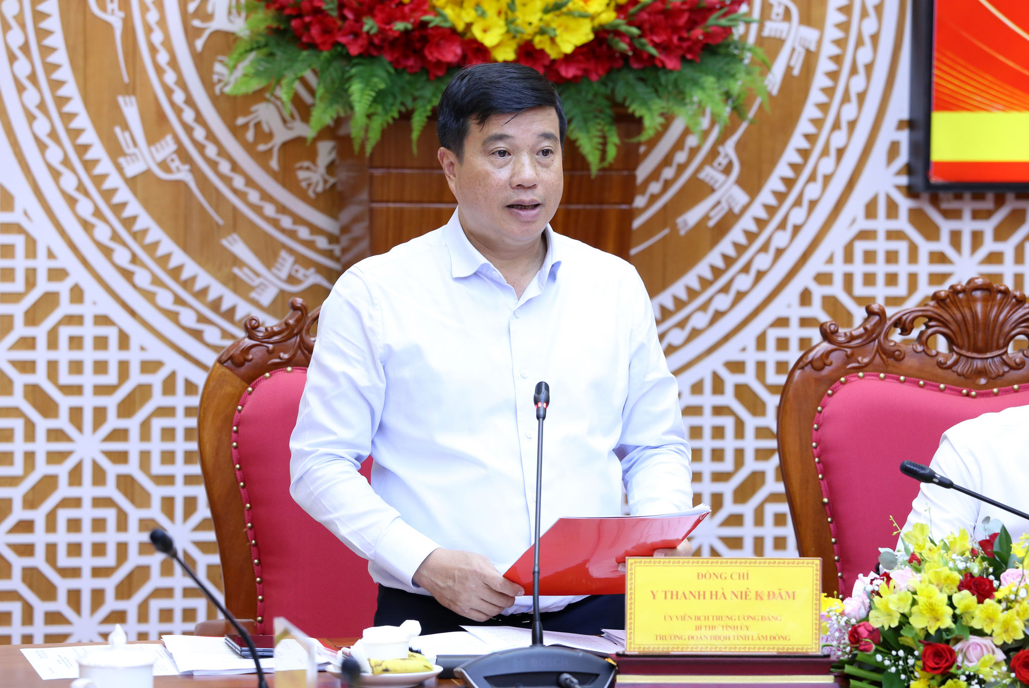 Thường trực Tỉnh ủy Lâm Đồng làm việc với Đảng ủy UBND tỉnh. Ảnh: Nguyễn luân