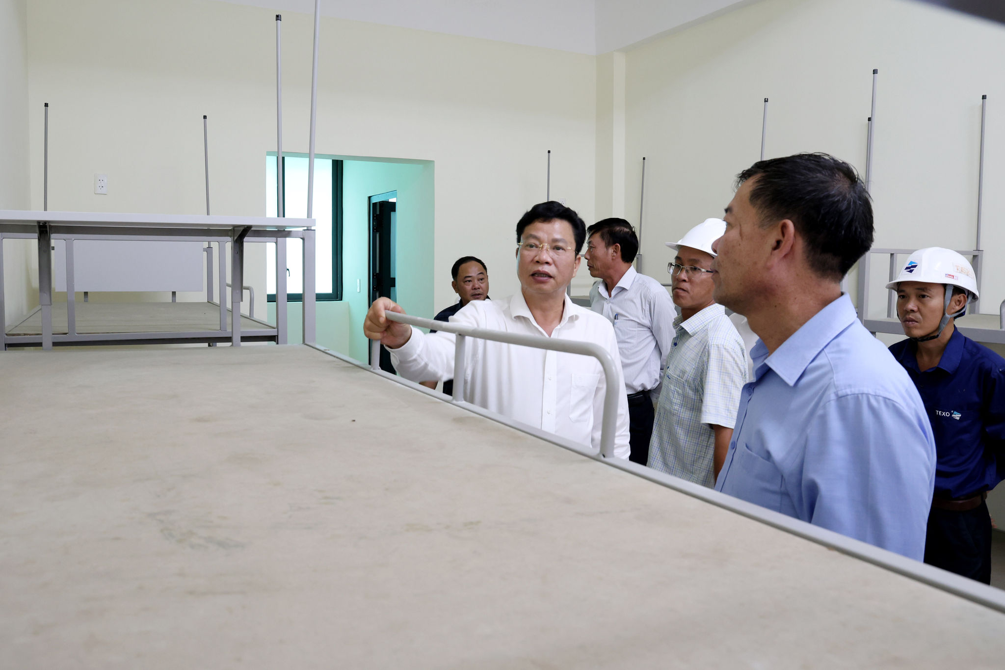 Dong chi Luu Van Trung kiem tra 2