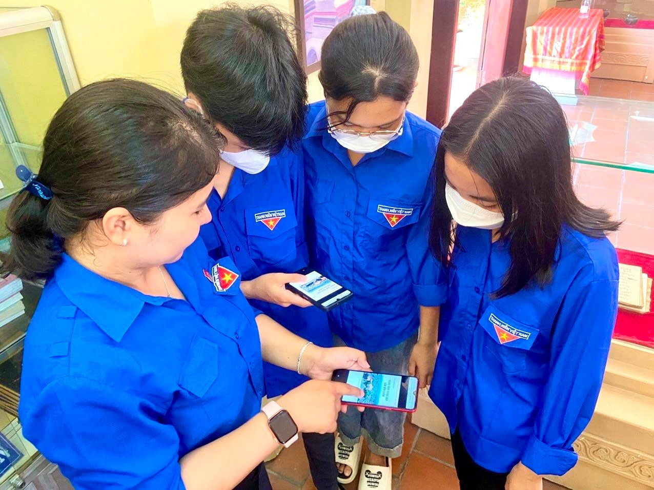 Các cấp bộ Đoàn tích cực tuyên truyền, hướng dẫn đoàn viên, thanh niên thực hiện tốt các quy tắc ứng xử chung trên không gian mạng là Tuân thủ, lành mạnh, an toàn, trách nhiệm