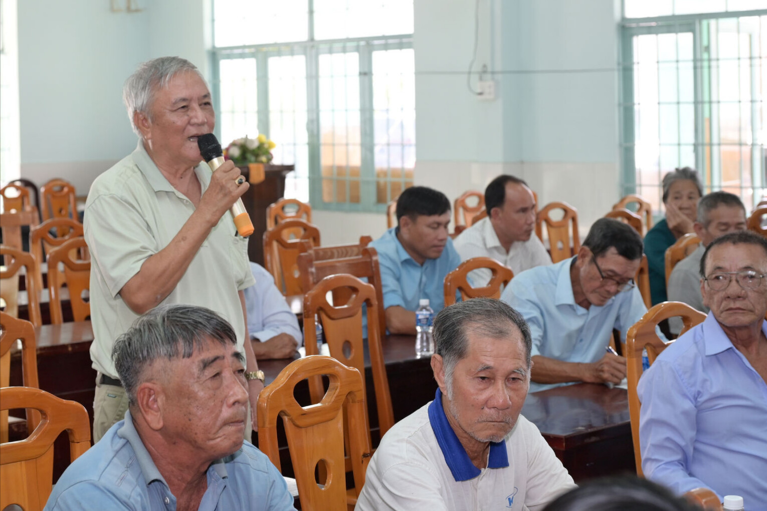 cu-tri-kien-nghi-tai-buoi-tiep-xuc(1).jpg