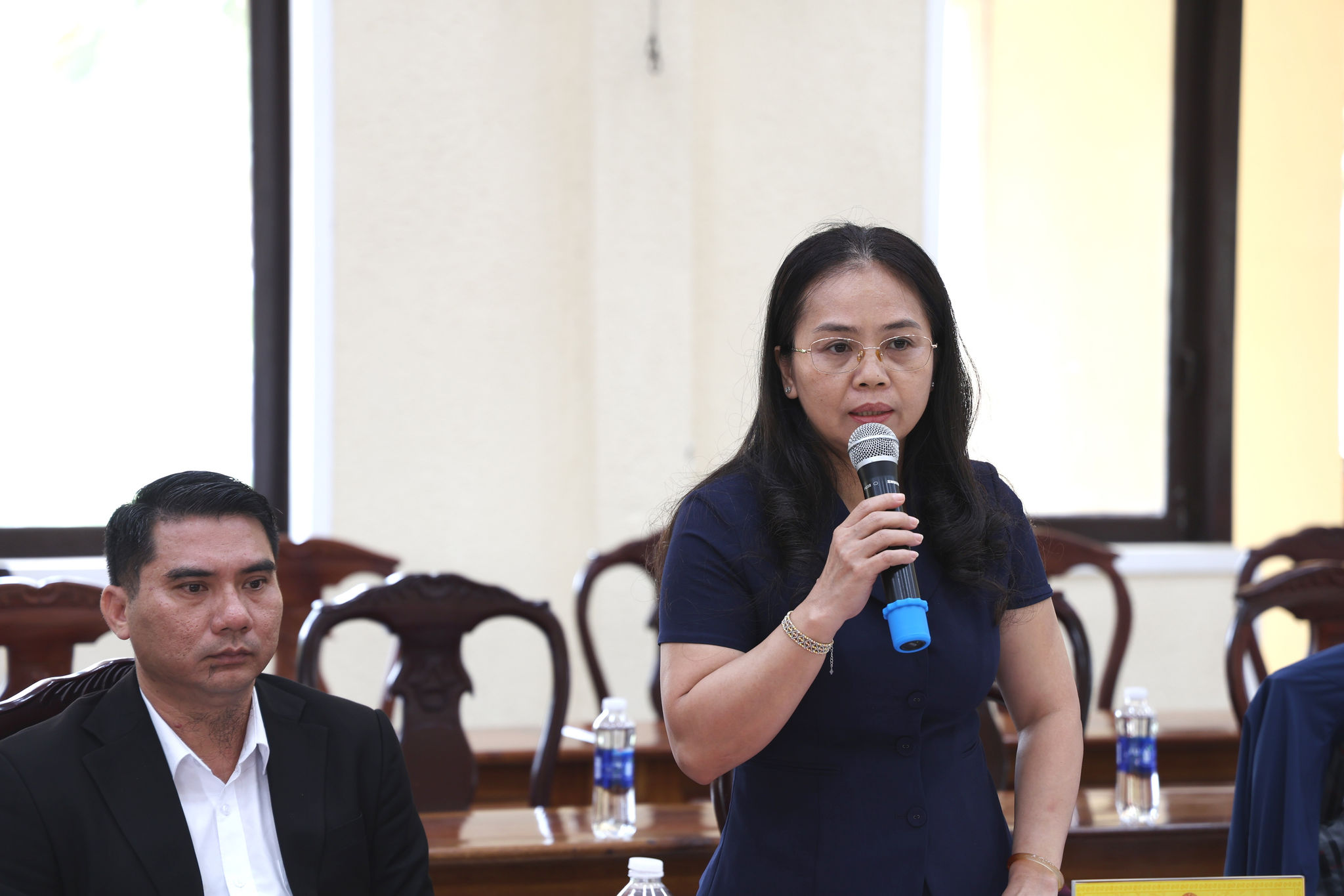 Đại diện Kho bạc Nhà nước khu vực XVI Lâm Đồng đóng góp ý kiến tại buổi làm việc